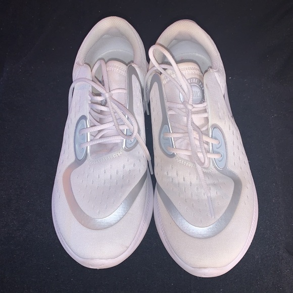 ⭐️WOMEN NIKE JOYRIDE RUNNERS SHOES ⭐️ - Picture 3 of 16
